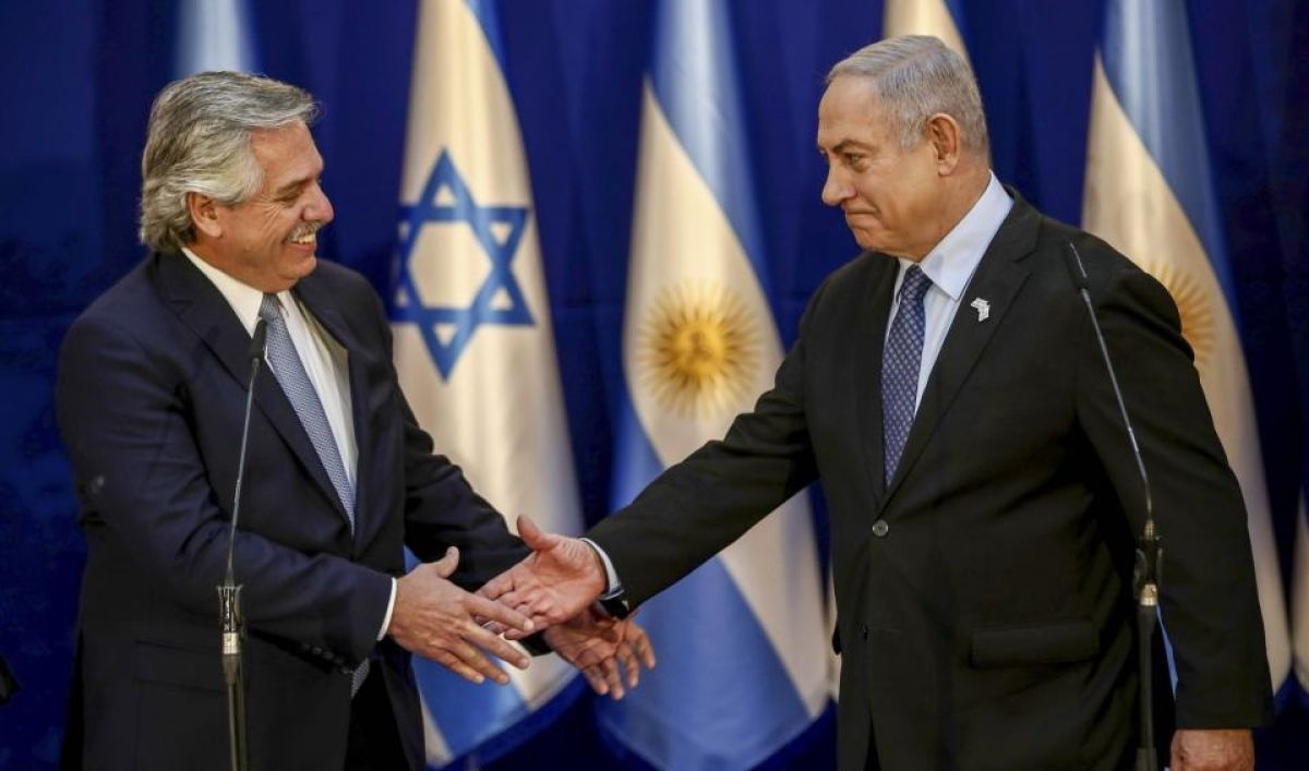 El atentado a la AMIA en la cumbre Fernández-Netanyahu | VA CON FIRMA. Un plus sobre la información.