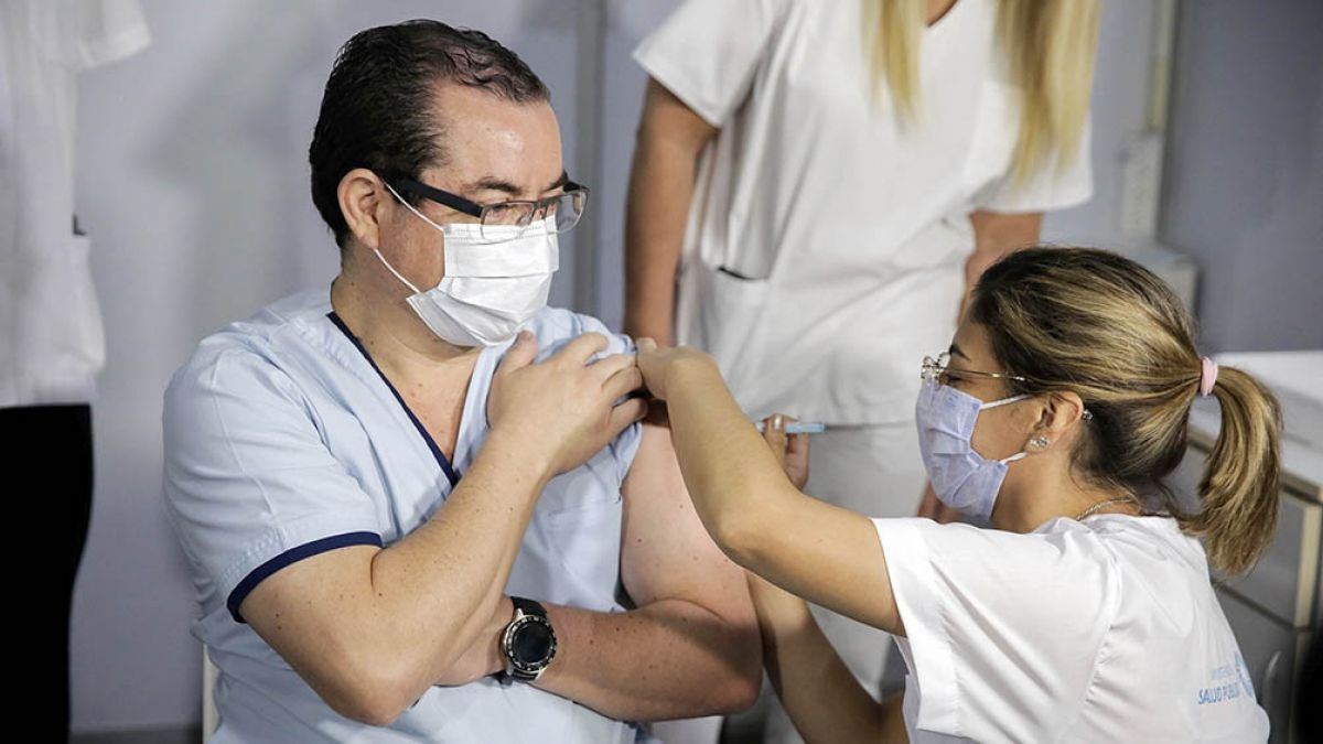 Sólo ocho países de América Latina están vacunando | VA CON FIRMA. Un plus sobre la información.