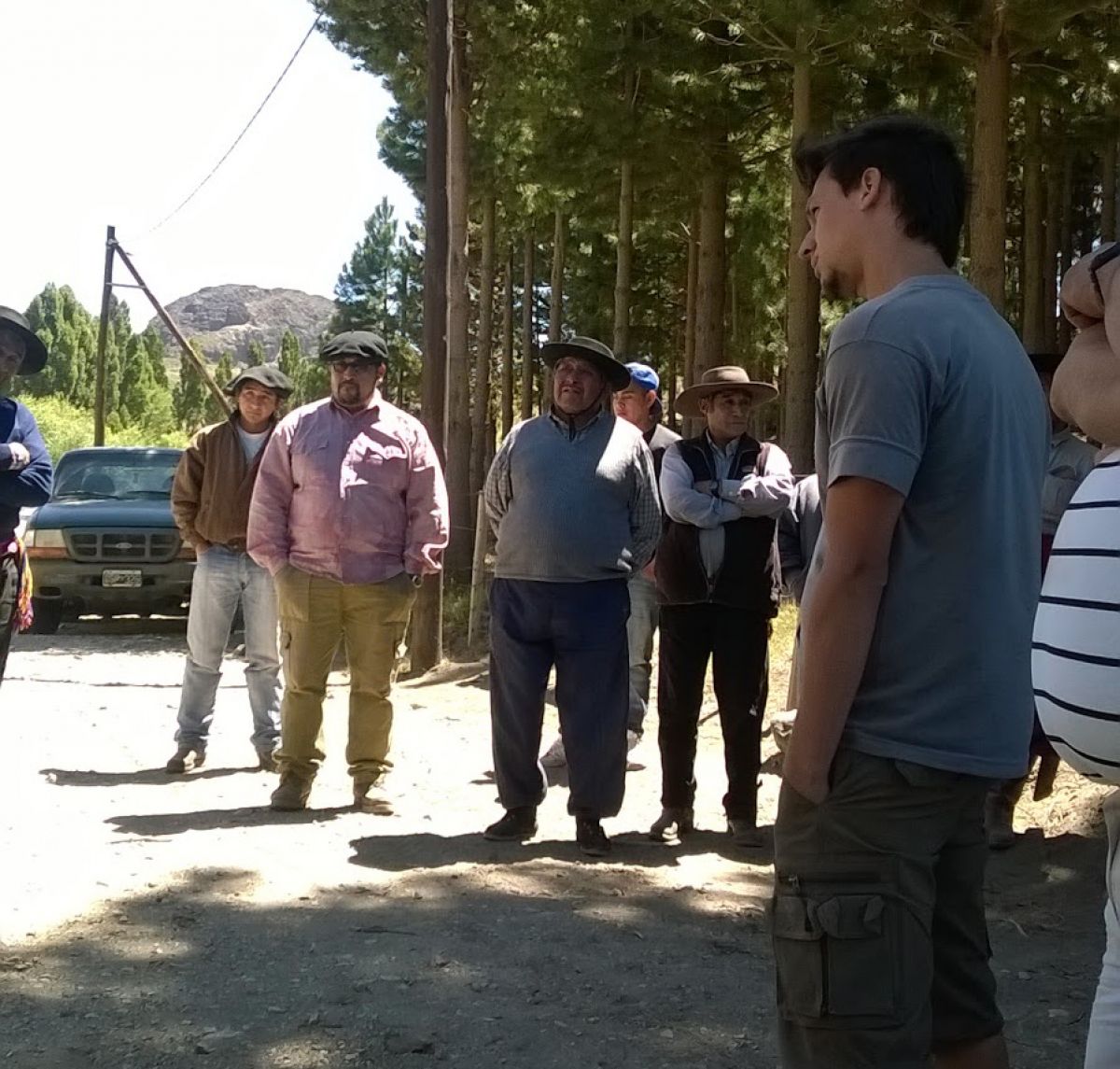 Lara analiza el conflicto de mapuches con el líder neonazi | VA CON FIRMA. Un plus sobre la información.