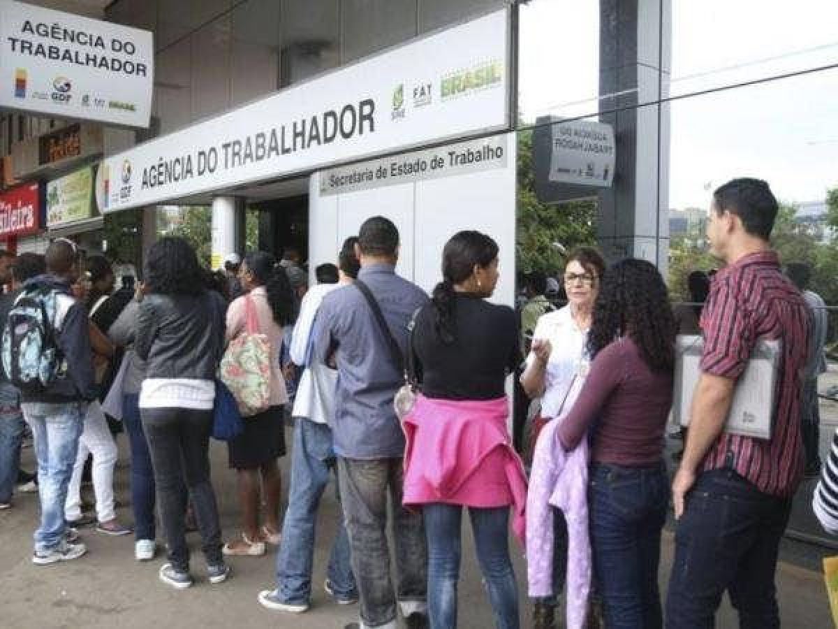 Sin cuarentena obligatoria, Brasil perdió casi 5 millones de empleos | VA CON FIRMA. Un plus sobre la información.