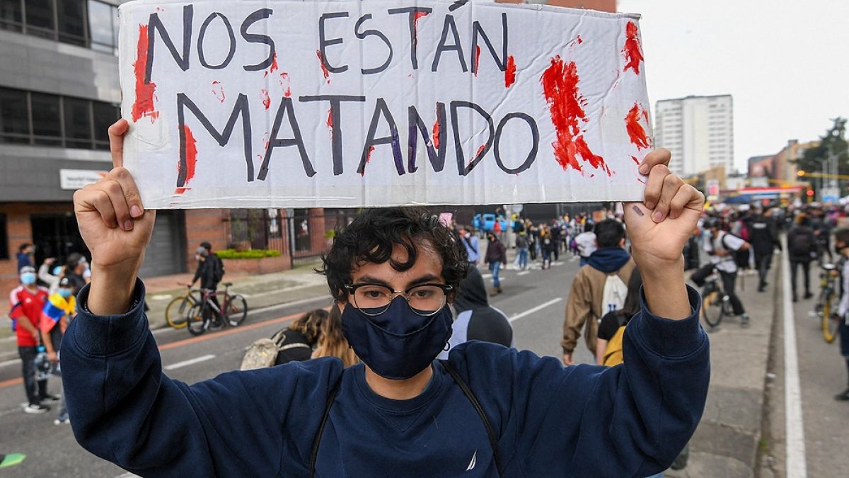 Colombia suma 60  muertos en histórica ola de protestas | VA CON FIRMA. Un plus sobre la información.