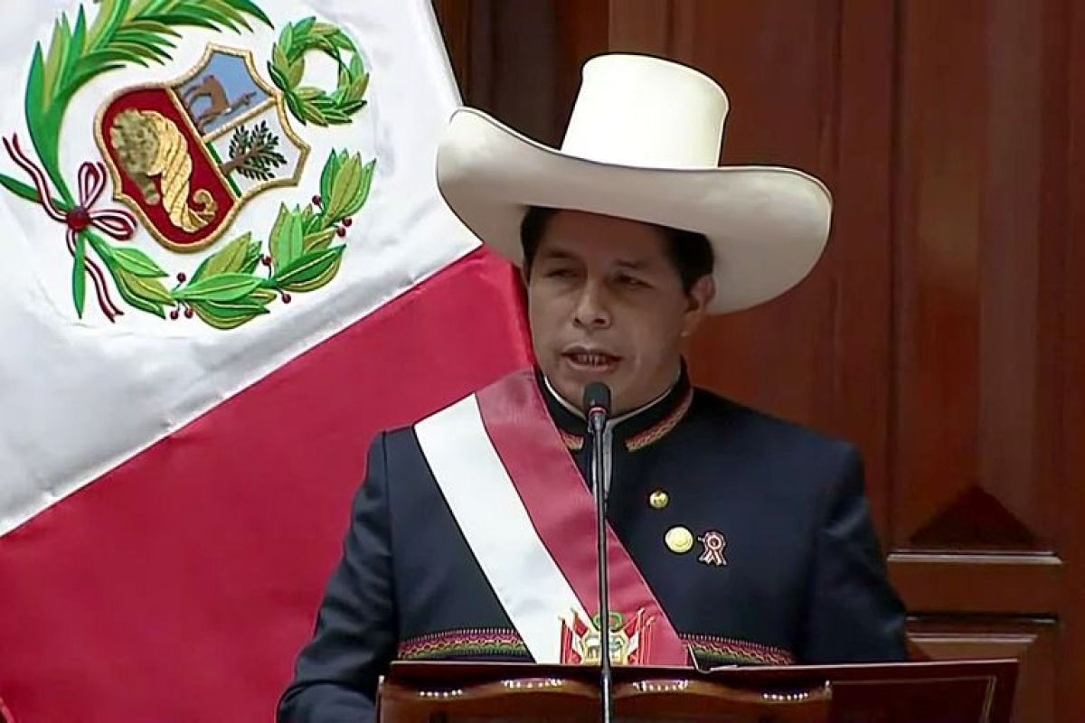 El presidente peruano, un equilibrista que busca estabilizarse | VA CON FIRMA. Un plus sobre la información.